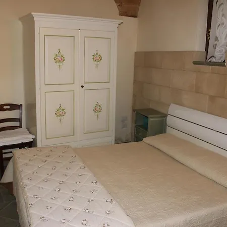 La Grotta Del Cavaliere Apartment *
